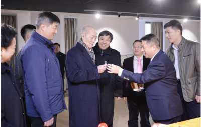 十一届全国政协副主席厉无畏亲临天朝上品酒业视察